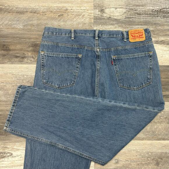 Levi's 550 Mid Wash Blue Mens 42x32 Red Tab Straight Relaxed Fit Denim Jeans EUC - Picture 1 of 12